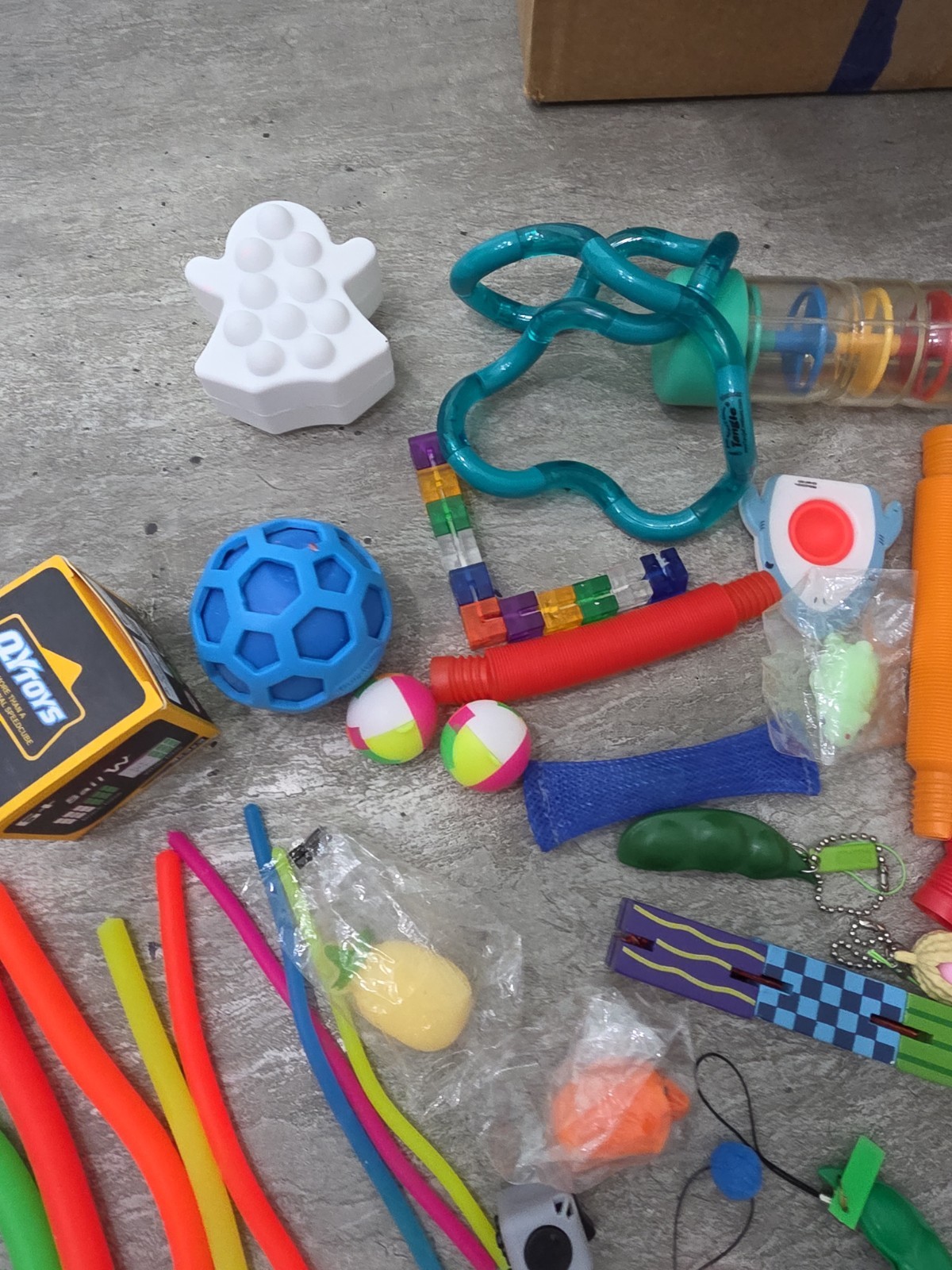Large Lot Vibrant Sensory Fidget Toy 40+ pieces Rubiks Cube Slinky Tangle Puzzle