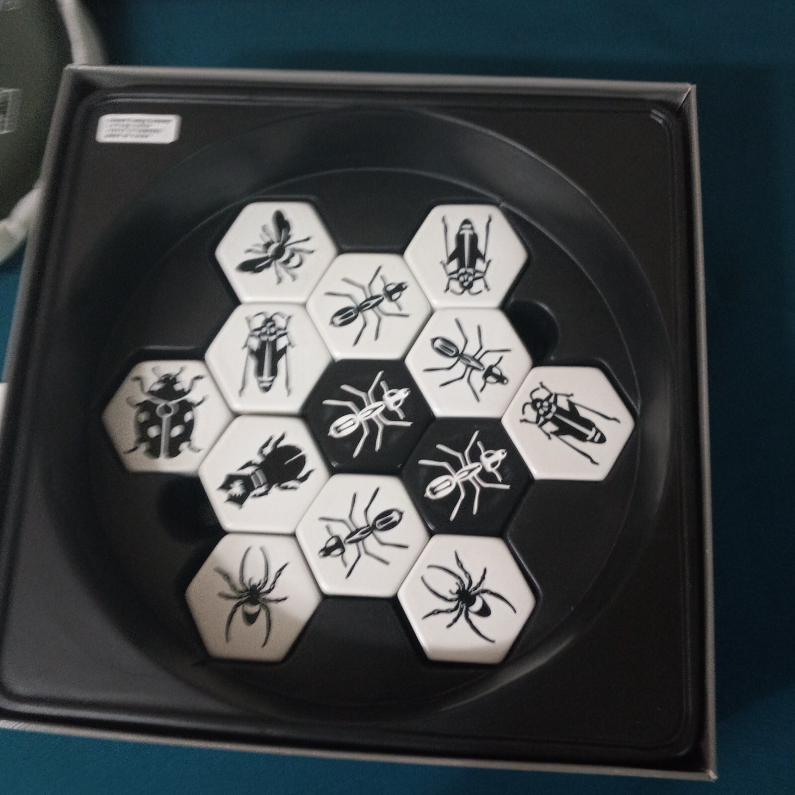 Hive Carbon Smart Zone Black & White 26 Tactile Pieces & Travel Bag & Rules 3722