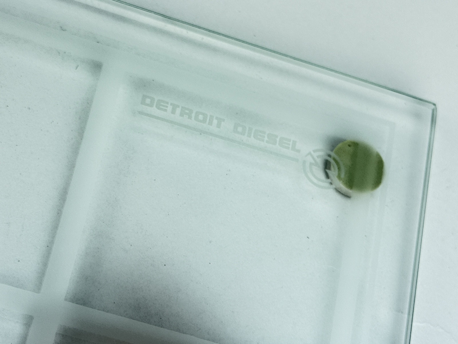 Detroit Diesel/mtu Branded Tic Tac Toe Set, Glass Board Frosted pieces