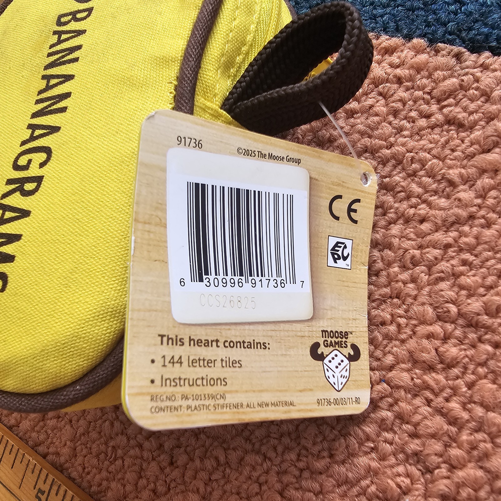 Bananagrams Word Game Letters Theme Heart-Shaped Zippered Pouch Ages 7-Adult ɓ5b