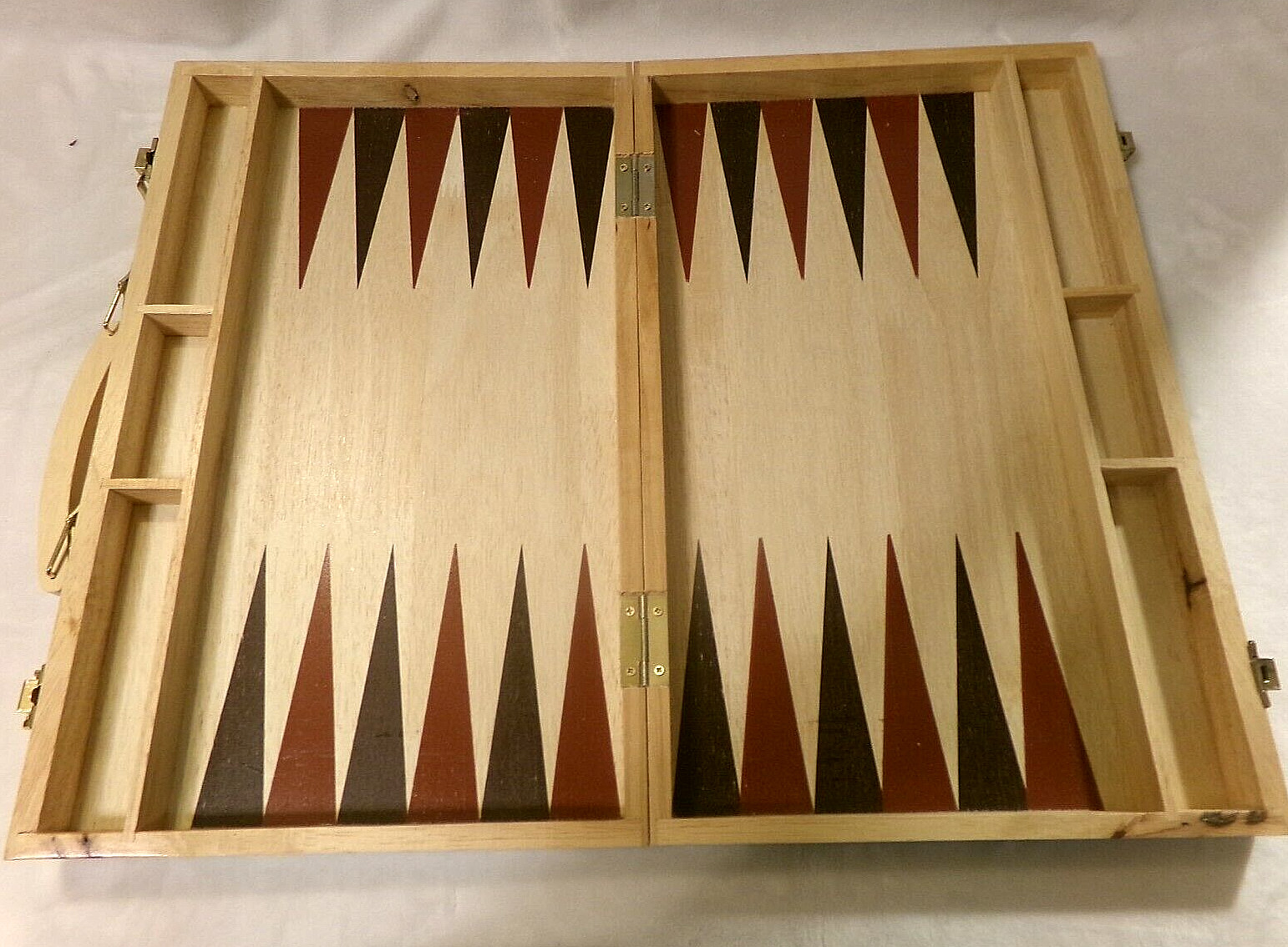 NWOT/NIB STERLING GAMES 15″ WOODEN BACKGAMMON SET – Style #2632