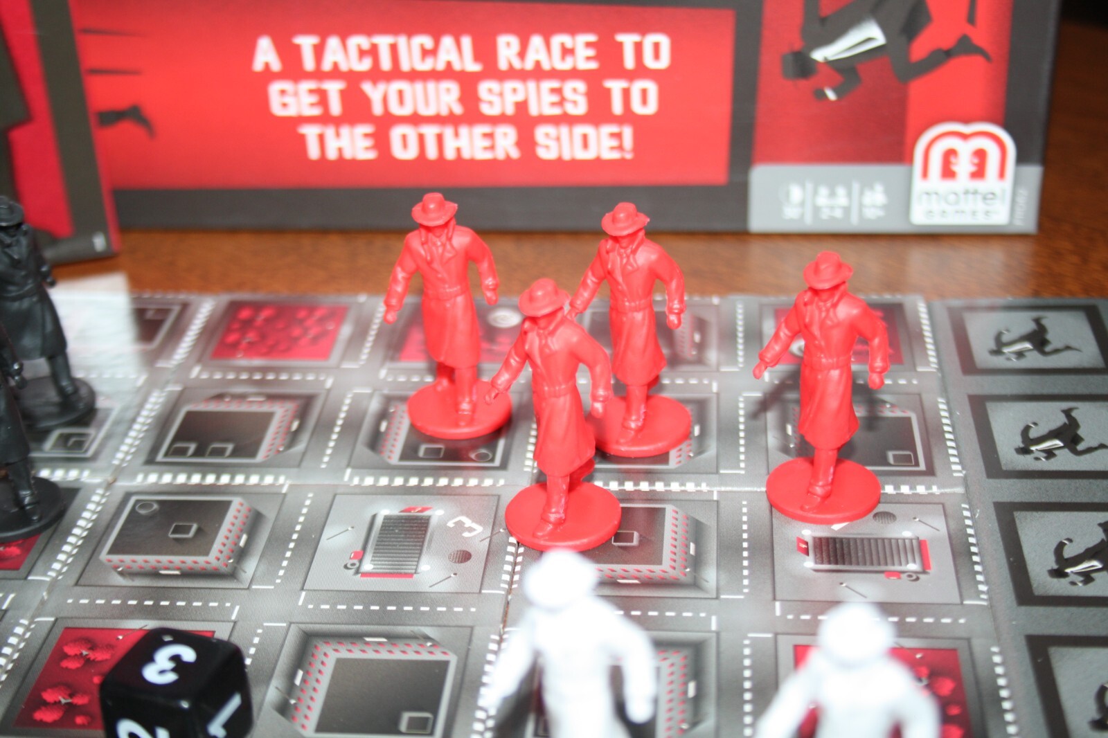 Super-Secret Stealthy Spies Game Tactical Race Get Spies Other Side! Mattel 2017