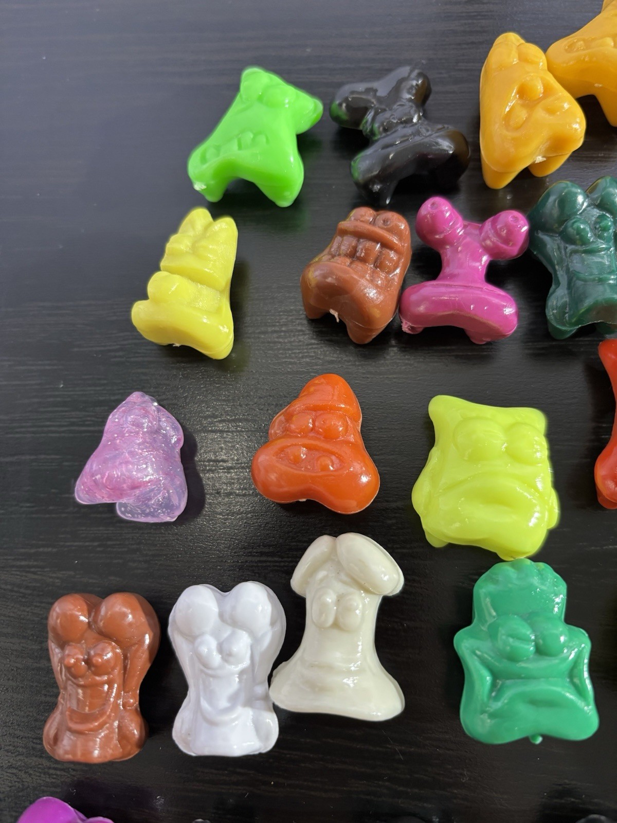 Gogo’s Crazy Bones Lot of 61 Neon Mixed Series Black White Glitter 57 10 37 18