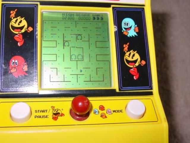 Vintage Arcade Classics : Retro PAC-MAN Mini Video Game #09521 (Basic Fun) VG