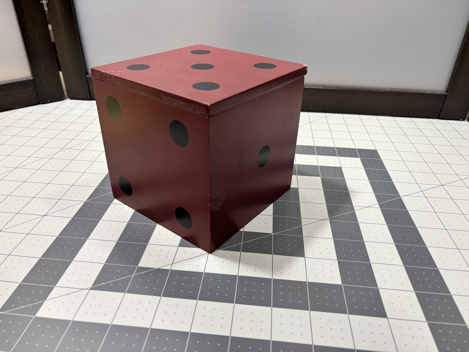 Red Wood Liars Dice Game Box Die Cube Storage Complete Front Porch Classics 2010