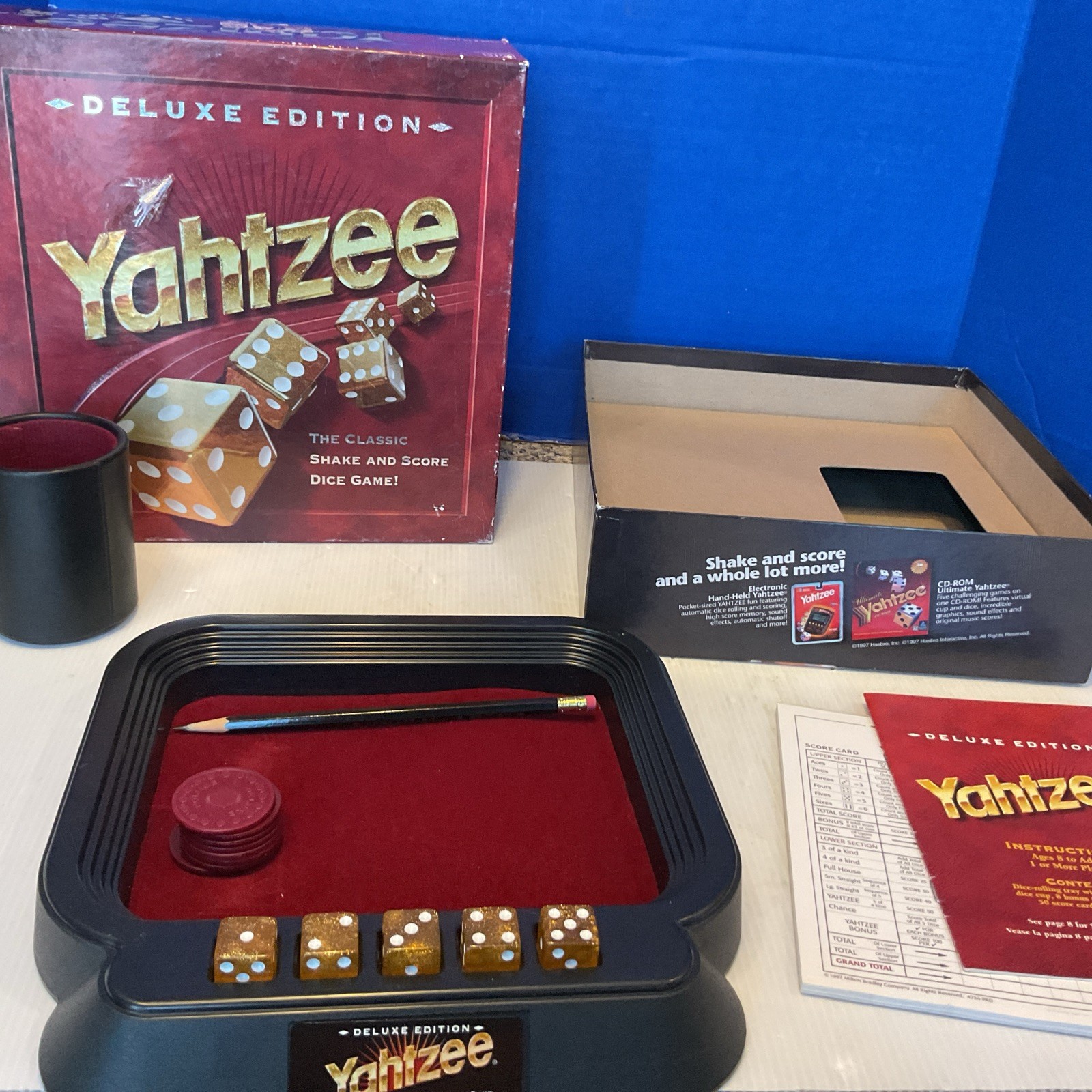 Milton Bradley Deluxe Edition Yahtzee Dice Game 1997 Complete