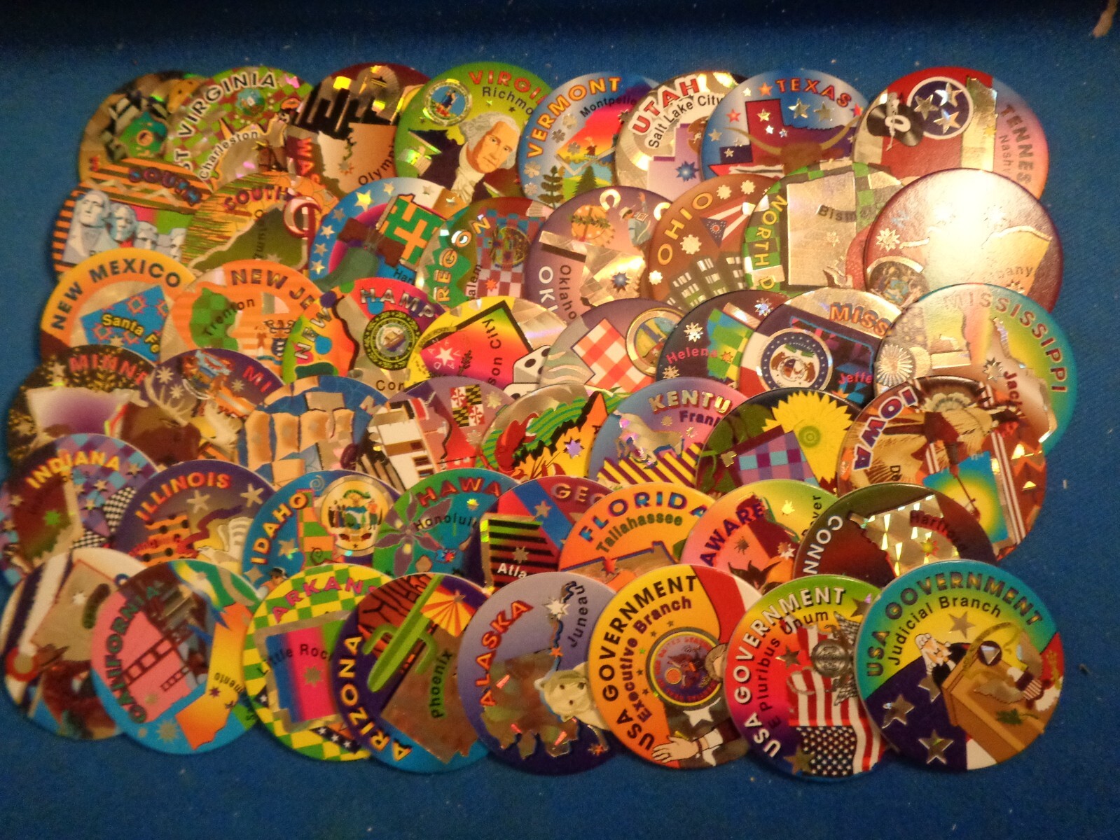 AMERICA THE BEAUTIFUL / 1995 ASC UNITED STATES – POGS / MILK CAPS (48) CAPS