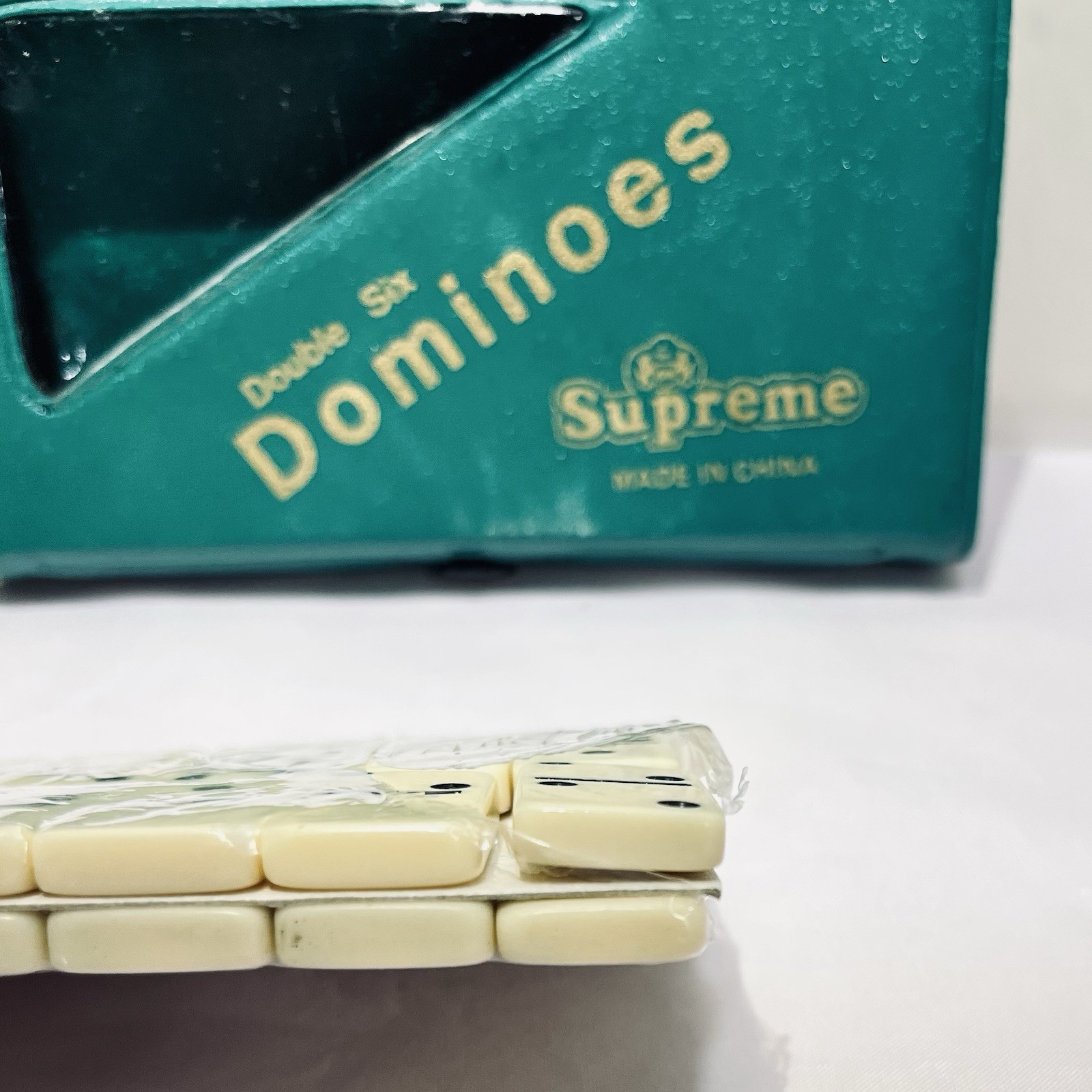 Supreme Miniature Pocket Dominoes Double Six 28 Piece Set Green Case Travel