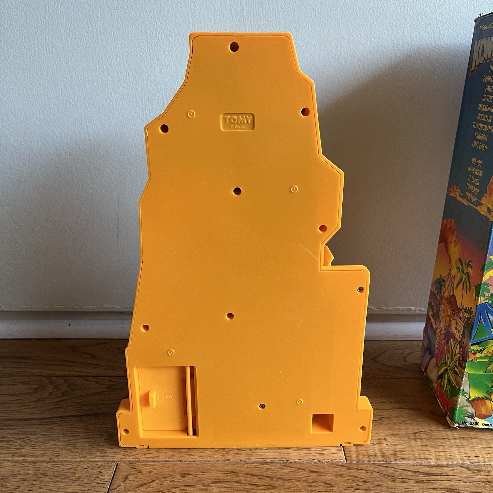 Vintage 1982 Tomy Kongman Game w Box Parts Battery Toy King Kong Marble Maze