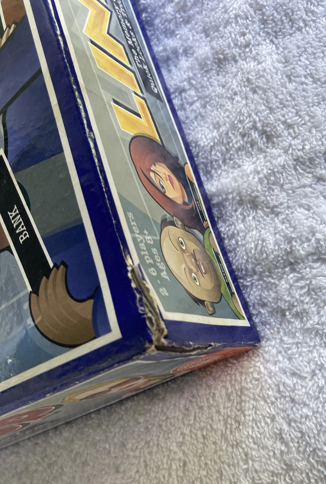 LINE UP BOARD GAME -THE MEMORY GAME OF QUICK LOOKS & TRICKY CROOKS MINDWARE 2010