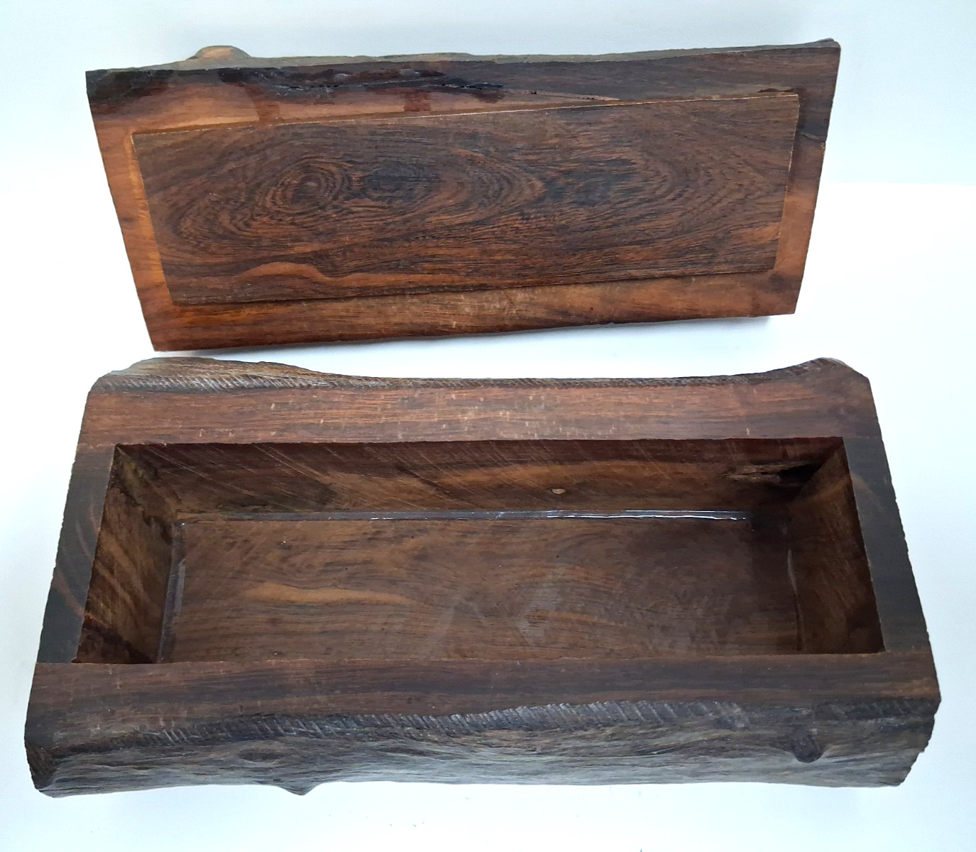 Wooden Dominos Set in Natural Wood Log w/Lid 8 x 5x 3.5″