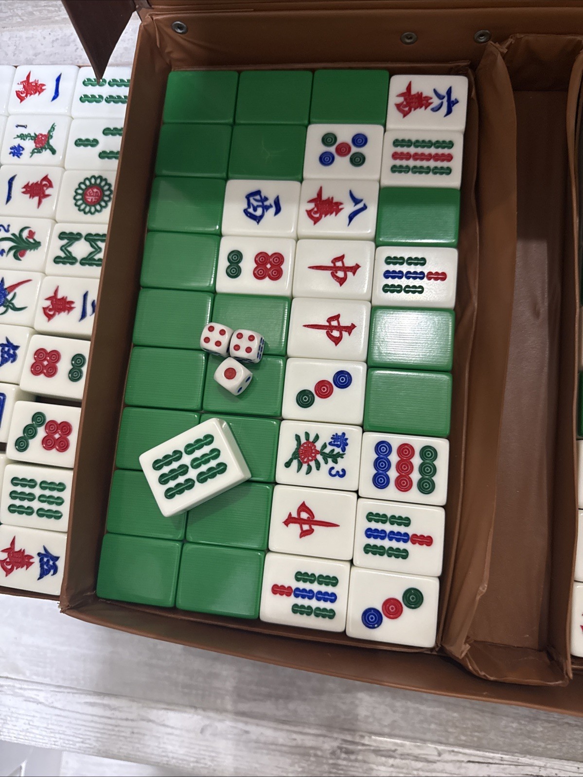 Vintage Mahjong Set 146 Melamine Tiles with Case Dice and Chips Traditional Game