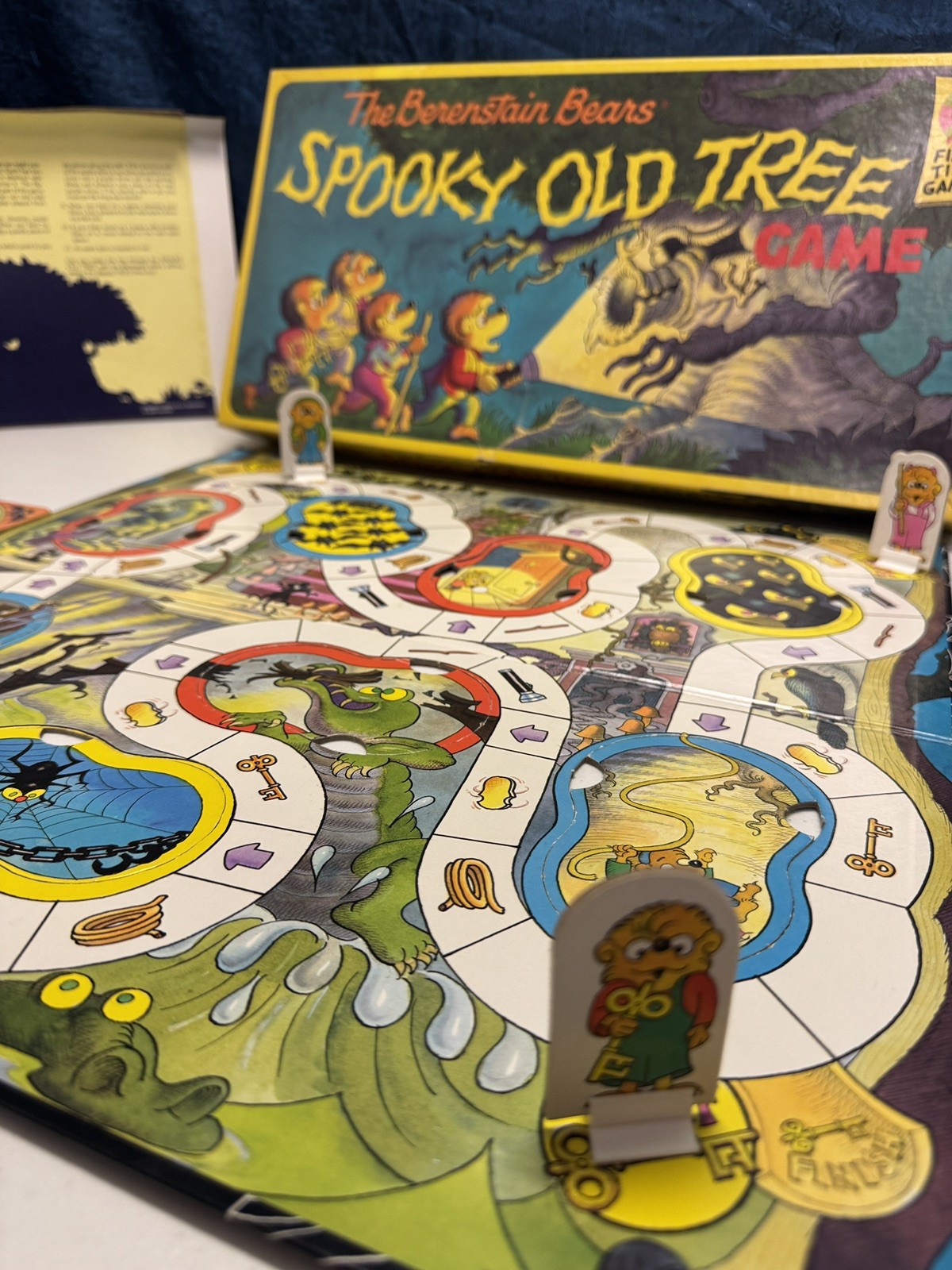 The Berenstain Bears SPOOKY OLD TREE Board Game 1989 COMPLETE