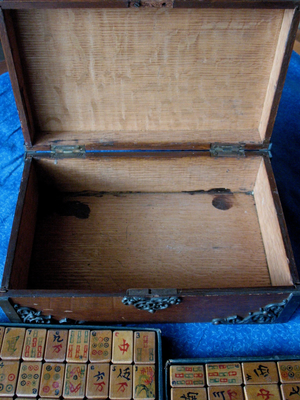 Antique Mahjong Set Oak Case 120 Painted Wood Tiles Dice Sticks Dated 1923