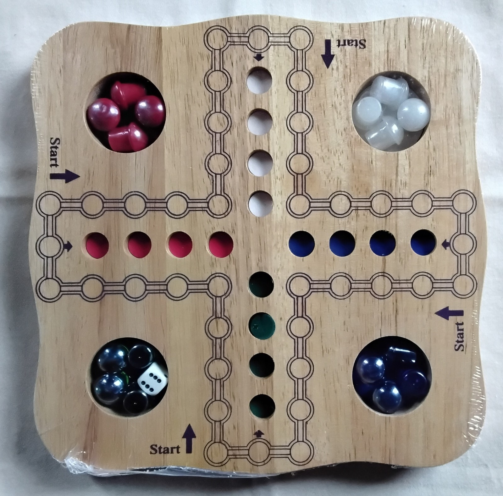 The Classic Collection PACHISI Racing Board Game New in Box & Plastic