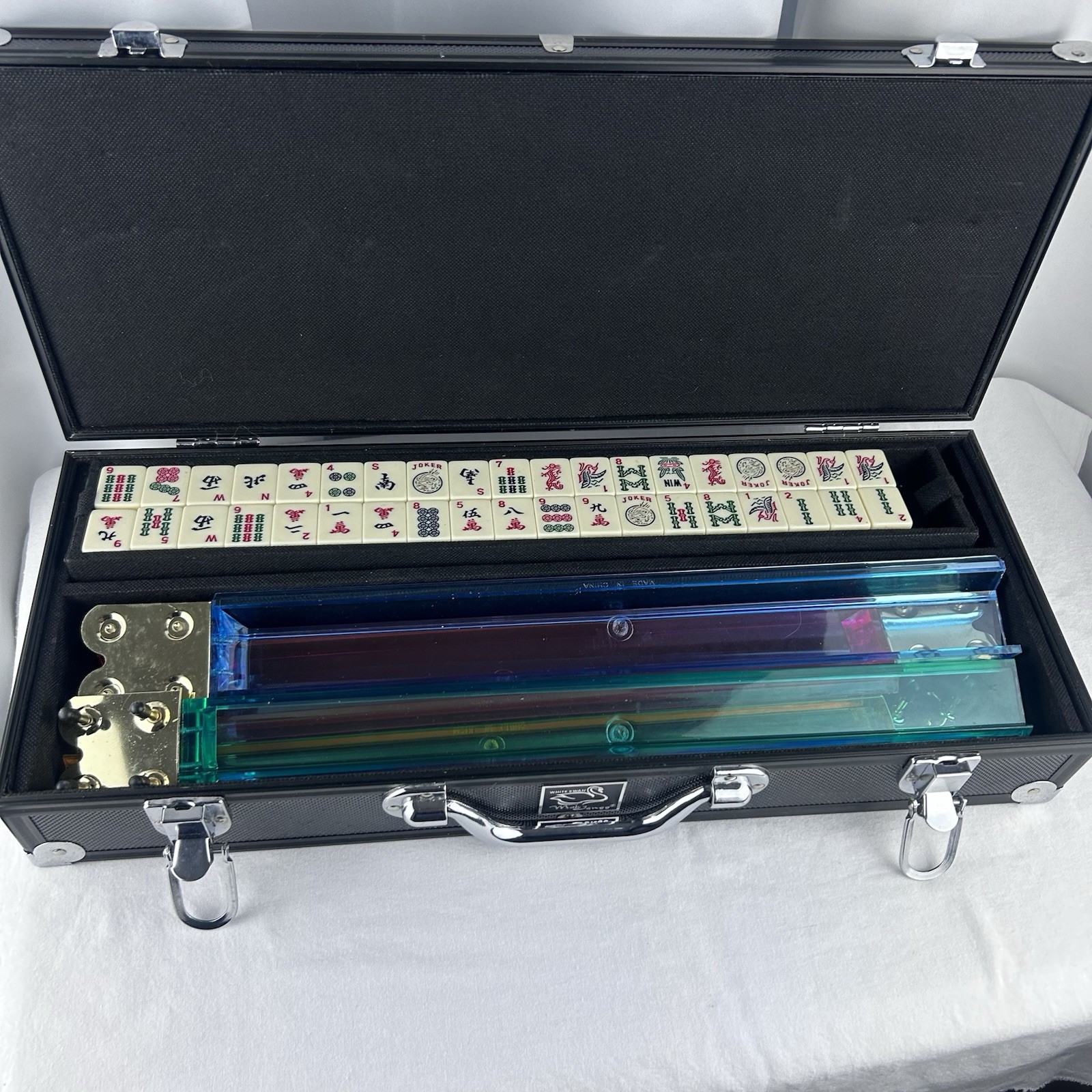 White Swan Mah Jongg Set Ivory 156 Tiles with Pusher Arms Black Aluminum Case