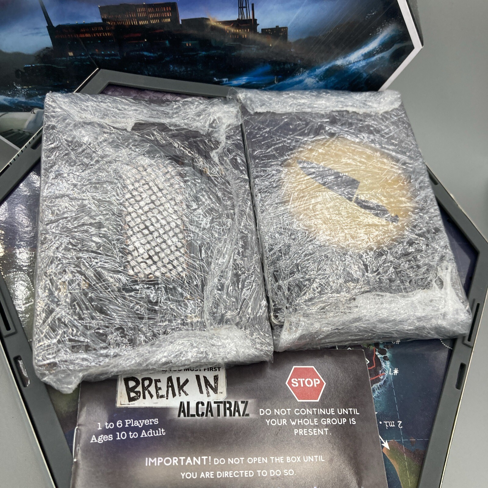 Break In – Alcatraz by Play Monster Board Game