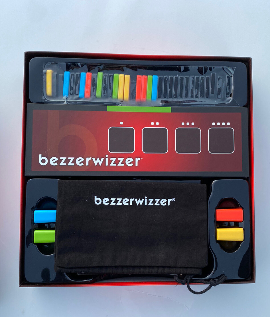 Mattel R1886 Bezzerwizzer Trivia Board Game – Red Open Box Free Shipping See Pic