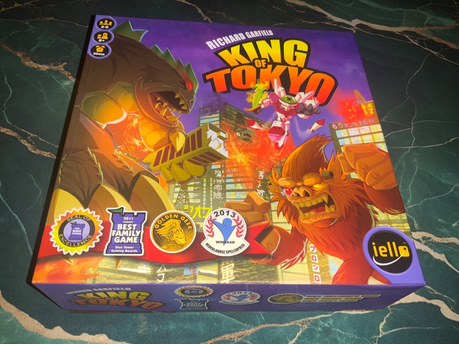 Iello Games : King of Tokyo -Richard Garfield. Complete premium sleeved, complet