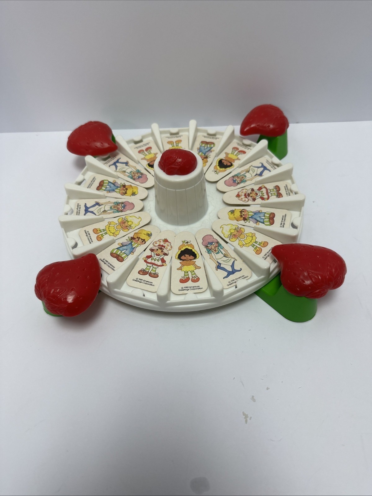 Strawberry Shortcake Berry Go Round VTG 1981 Board Game Parker Brothers