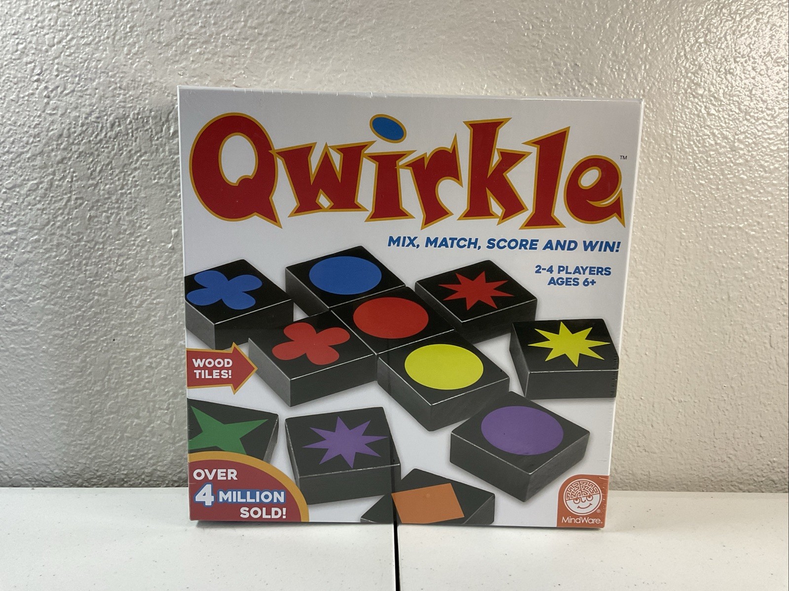 Qwirkle Wooden Tiles Board Game MindWare 2010 Tile Mix Match NEW Sealed