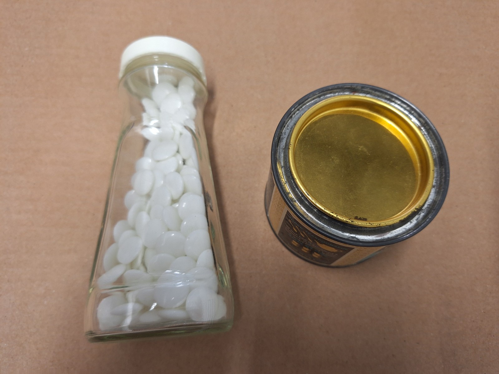 Vintage GO Stones: containers of black & white stones not in original containers