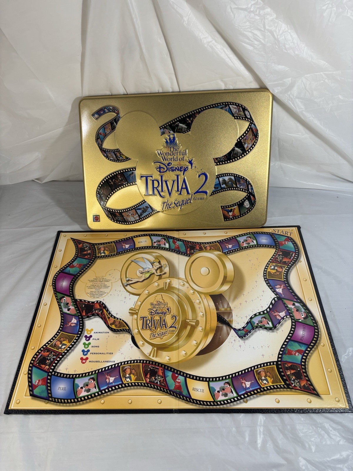 VINTAGE Wonderful World Disney Trivia 2 The Sequel COMPLETE 2000 Tin