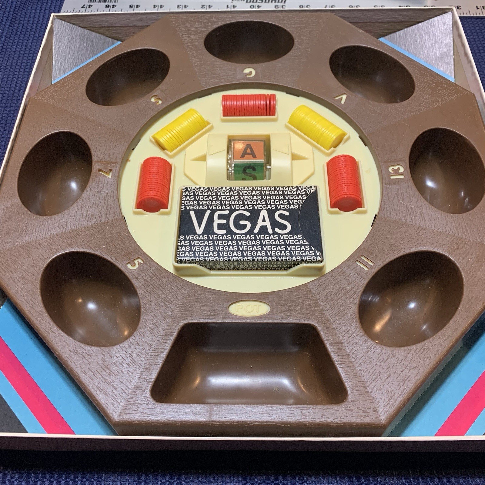 Vintage – Vegas Board Card Game – Milton Bradley – 1974 – Free Shipping Complete