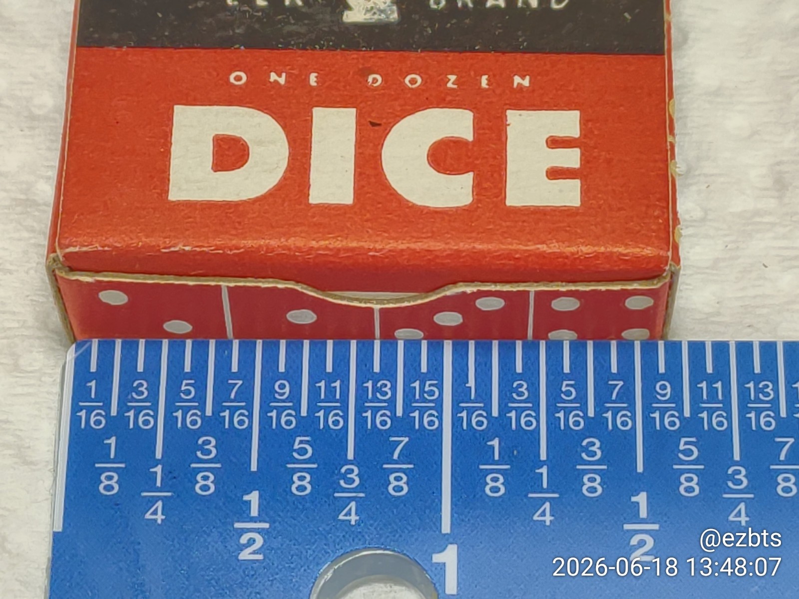 Bakelite Catalin Dice Elk Brand 3/8″ 9.2mm Box of a Dozen Butterscotch Excellent