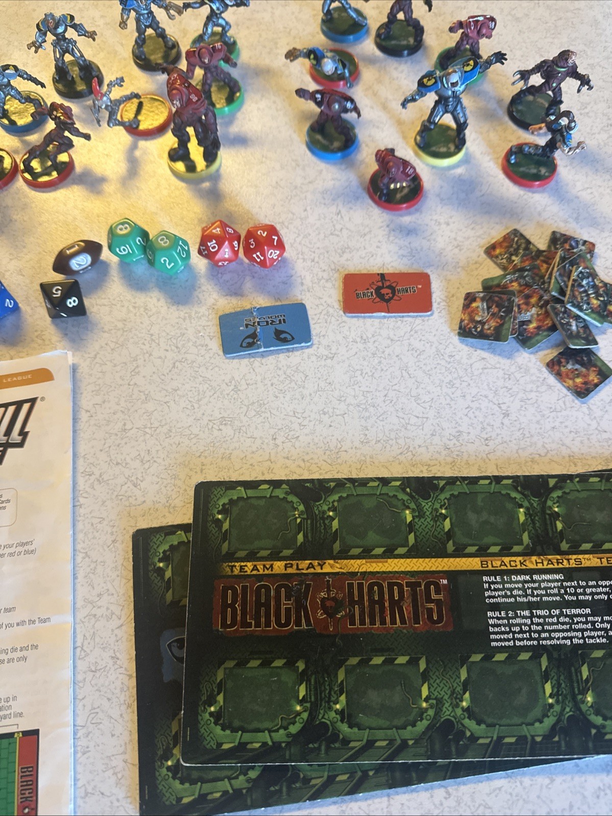 Milton 2003 BATTLE BALL Football Game Replacement Parts 20 Players Dice Cards ++