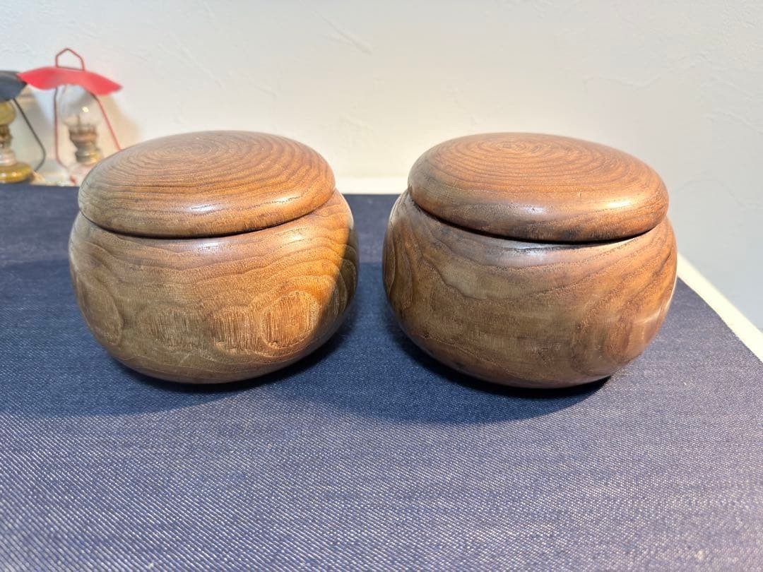 Nachi Kuroishi Go Stones Set 9mm Thick White Clamshell and Black Natural