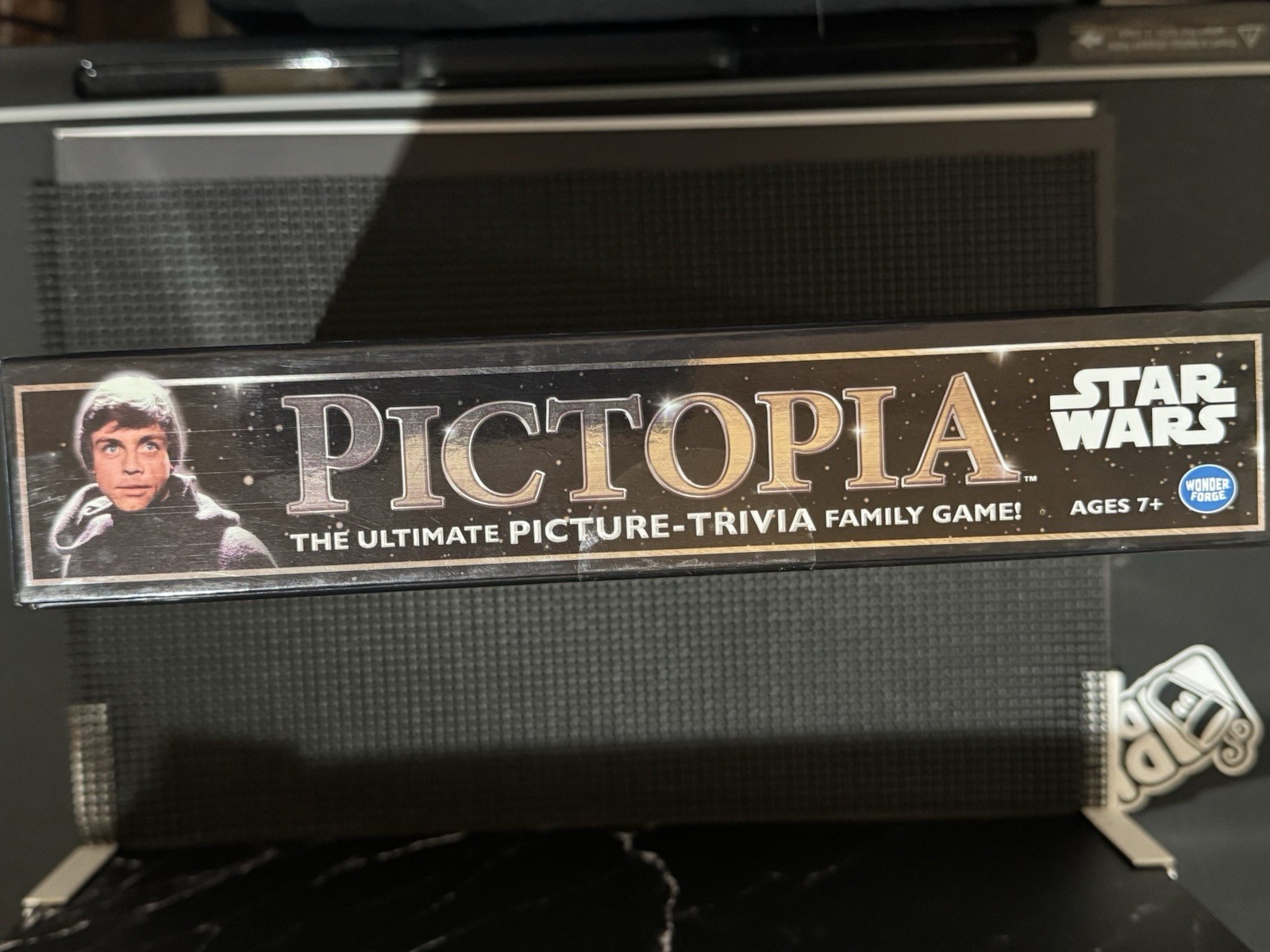 Wonder Forge Pictopia Star Wars Edition Trivia Family Game Players PLEASE READ.