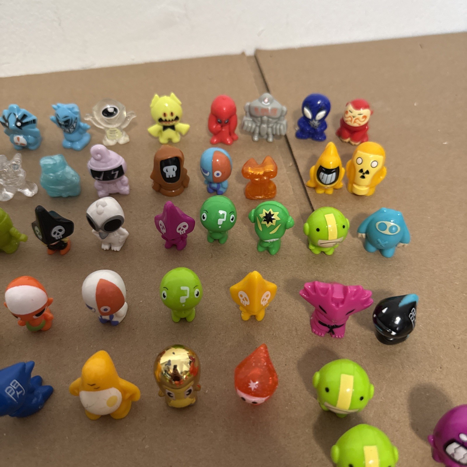 Gogo Crazy Bones Lot Of 150 Figures