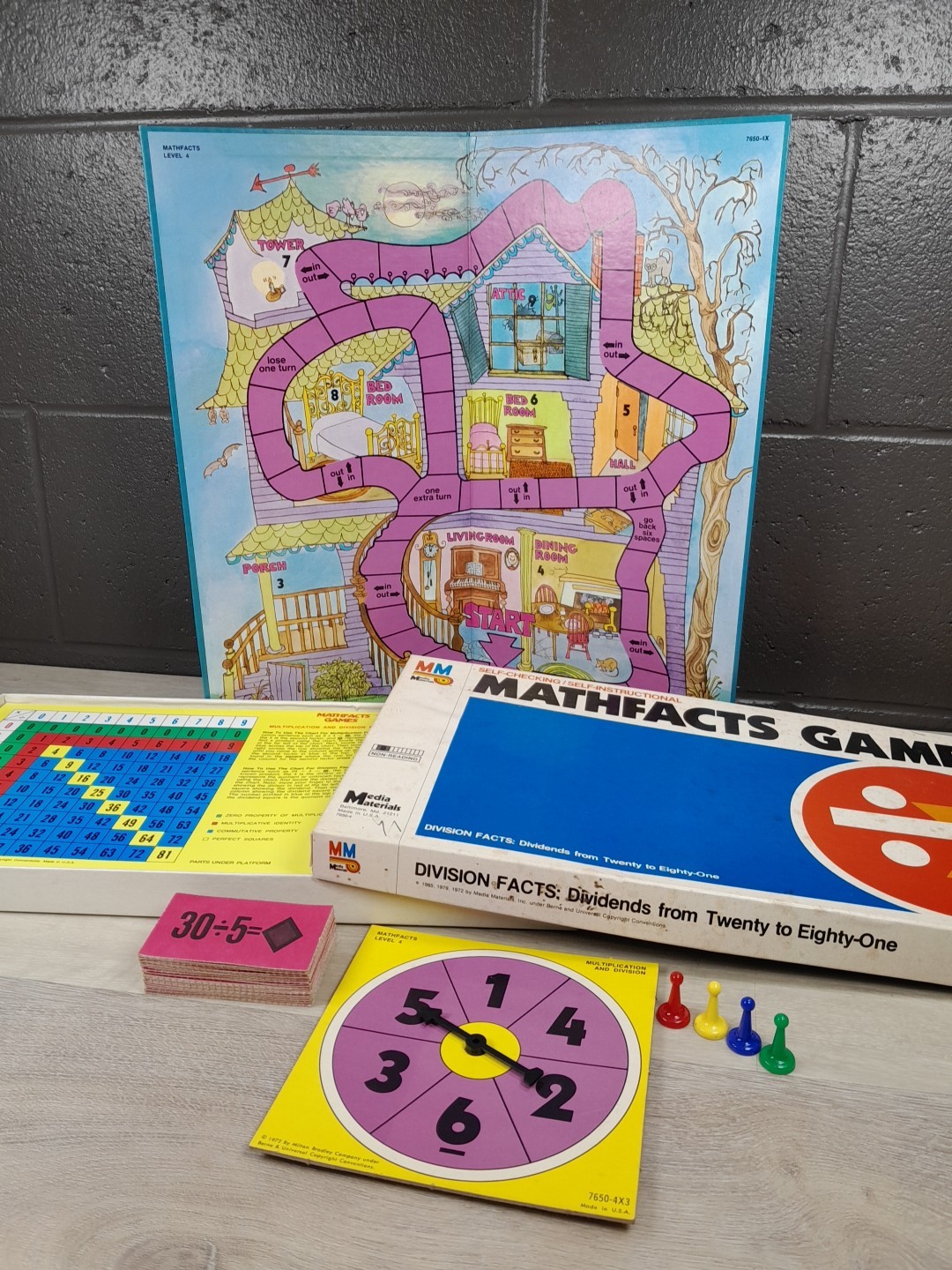 1985 Media Materials MATHFACTS GAMES Self-Check Division Facts Rare