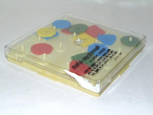 1969 BALI-BUTTONS Hand Held DEXTERITY Game, A LOGIC PUZZLE, Behavioral Sciences