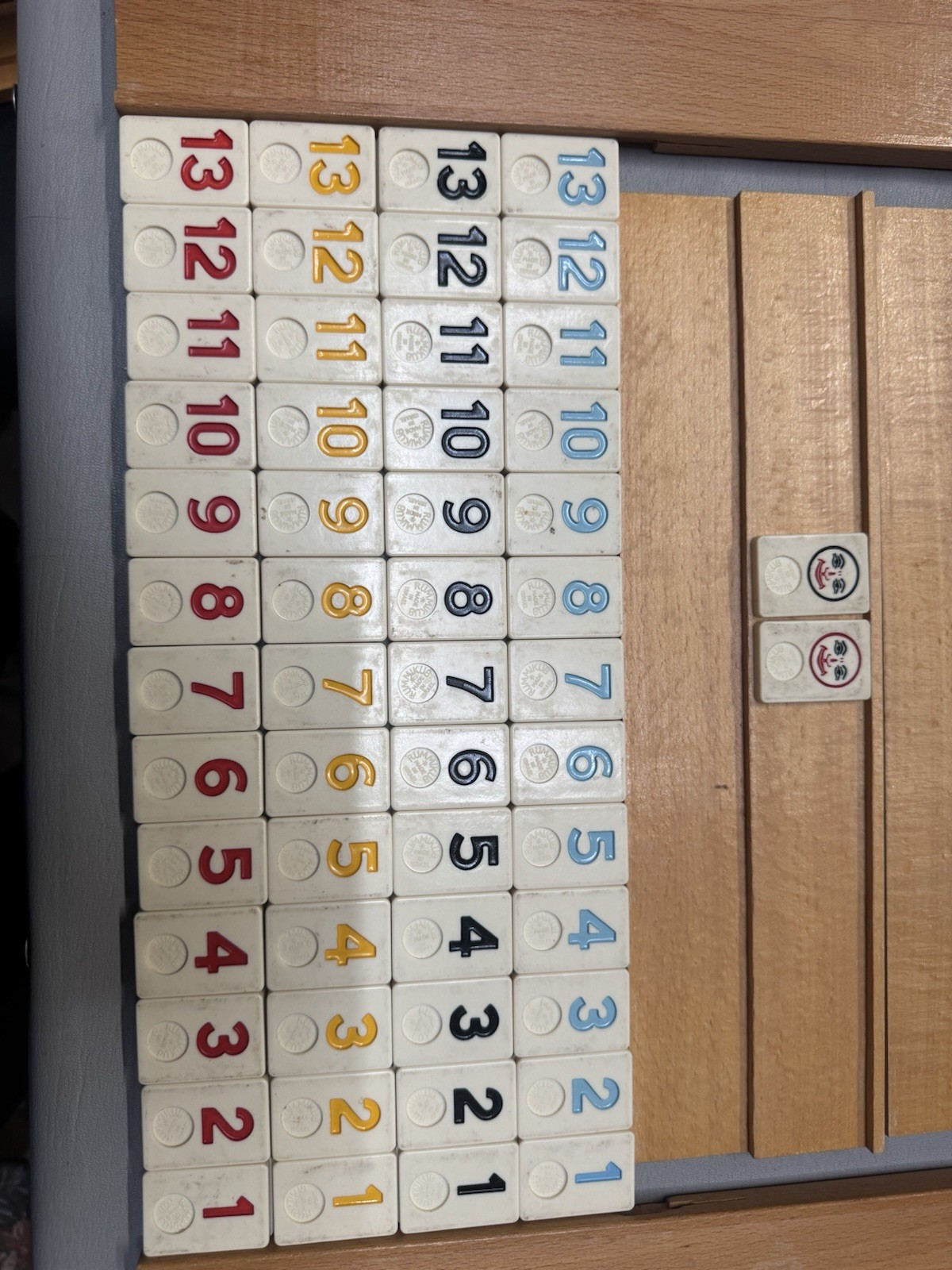 VTG Rummikub 1950’s All Wood Box & Wood Sides W/ Metal Brackets- 106 TILES