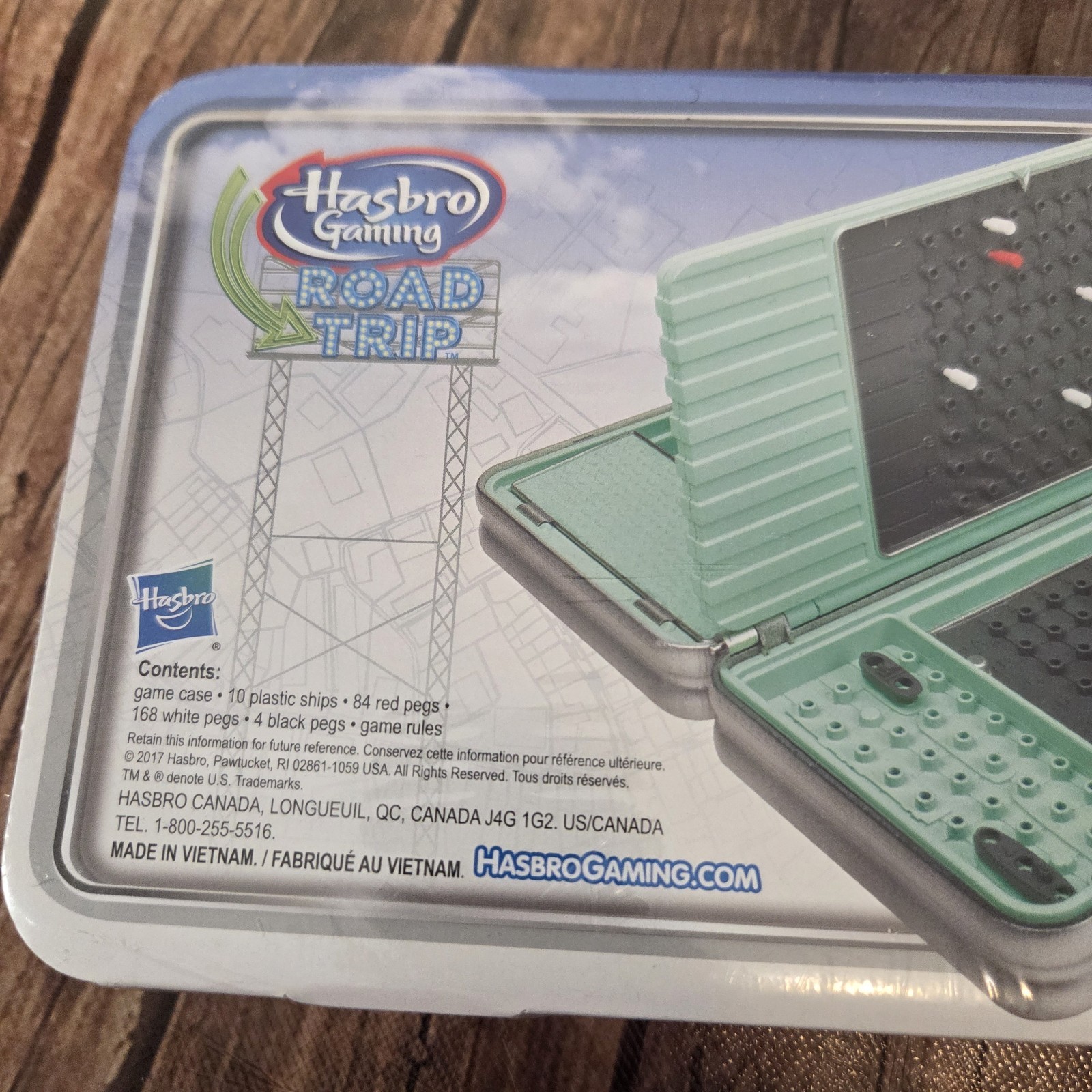 Hasbro Gaming Road Trip Series Battleship – E3280 Portable Metal Case 2 Players