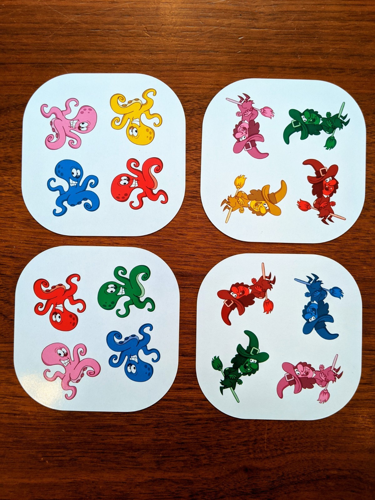 Pin Point! by Blue Orange – Brain Teasing Race to Spot the Difference Card Game