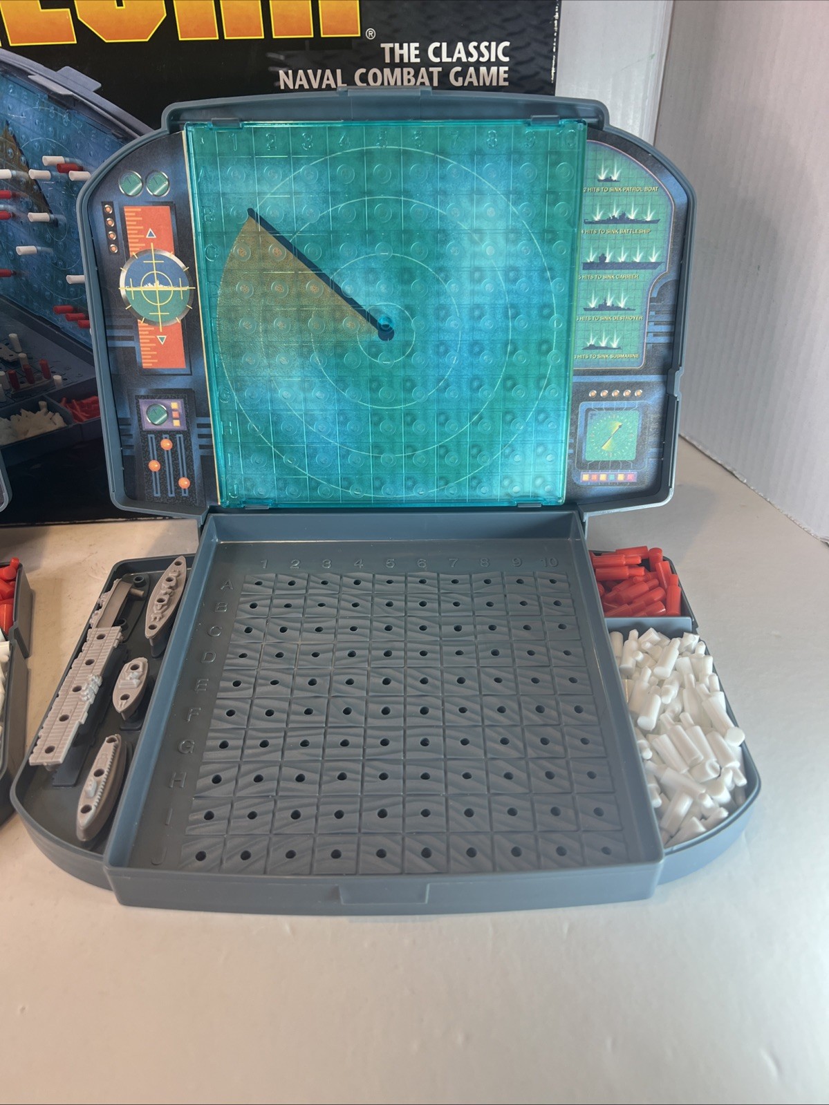 Battleship-The Classic Naval Combat Board Game 1996 Milton Bradley-Complete EUC!
