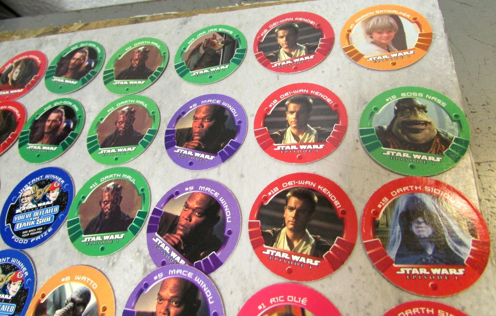 Pog Pogs game set of 26 Star Wars Episode 1 pog playing caps pieces, duplicates