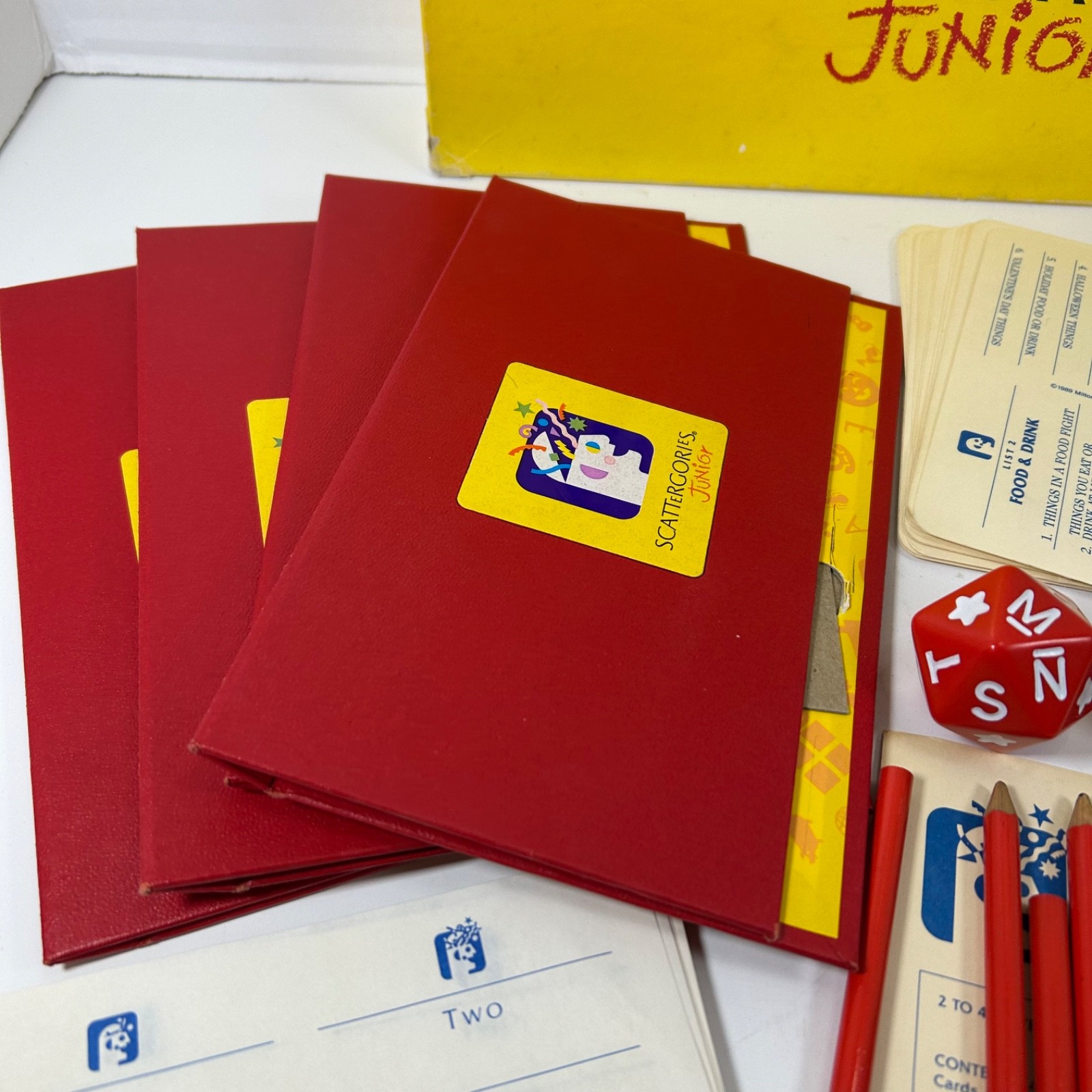 Scattergories Junior COMPLETE Milton Bradley 1989 Words Party Kids Family
