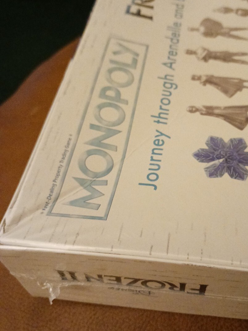 2018 HASBRO DISNEY’s FROZEN II MONOPOLY GAME NIB SEALED! Back Of Box Dented