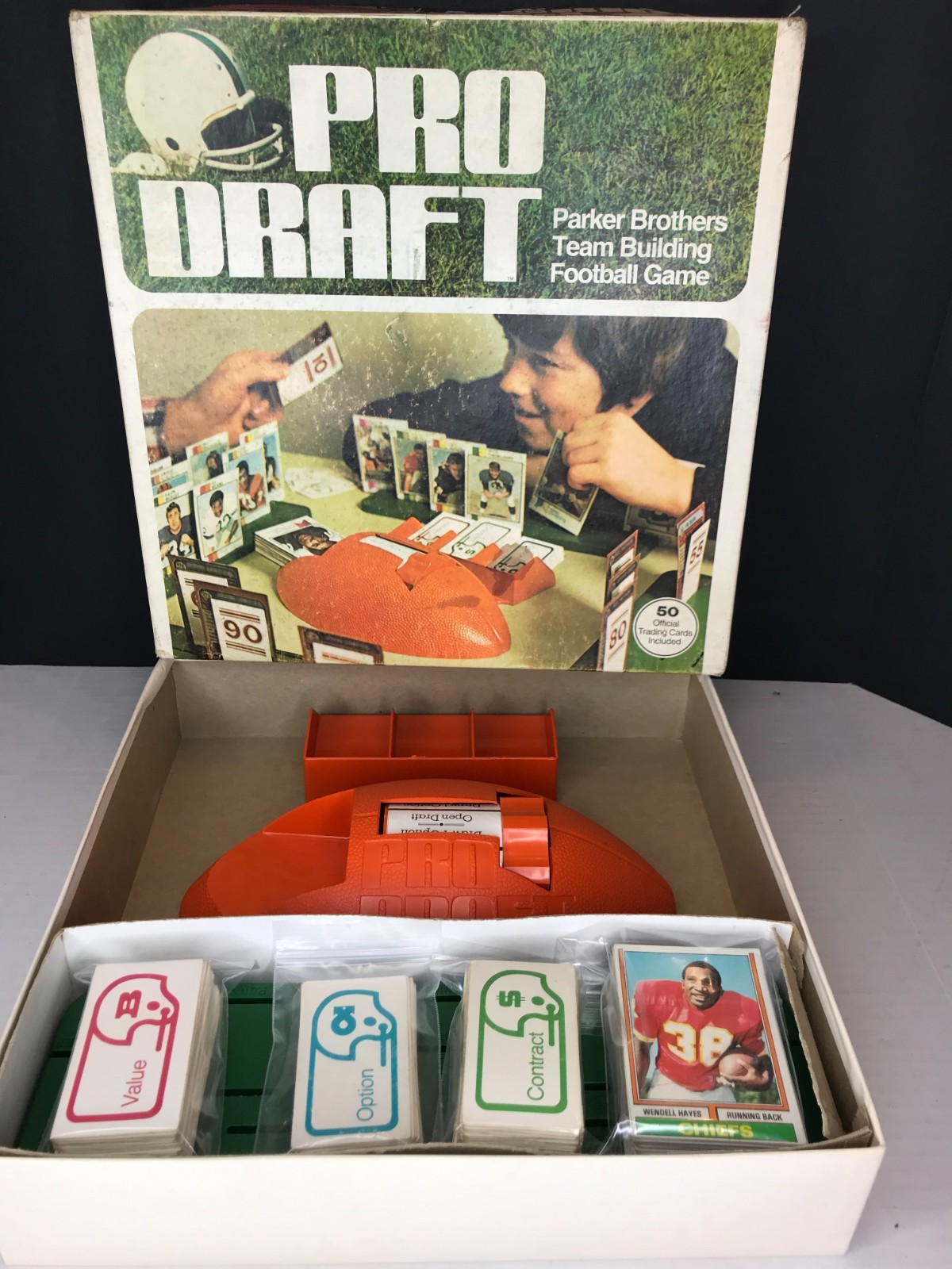 Vintage Pro Draft Game Parker Brothers 1974 & 39/50 Topps FOOTBALL Cards