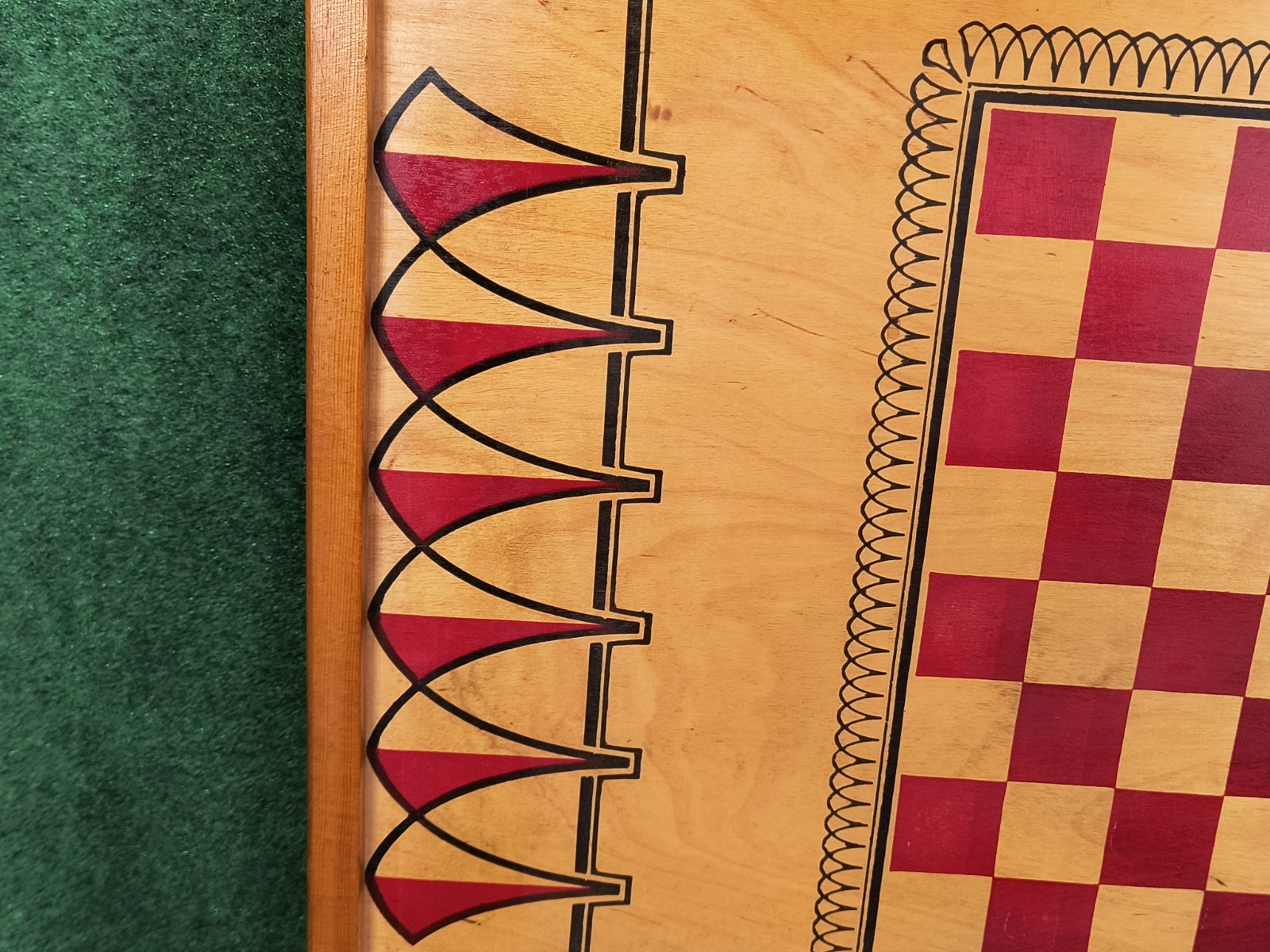Carrom Board Strategy Game vintage antique w/ wooden pieces . Old . 24 Pieces