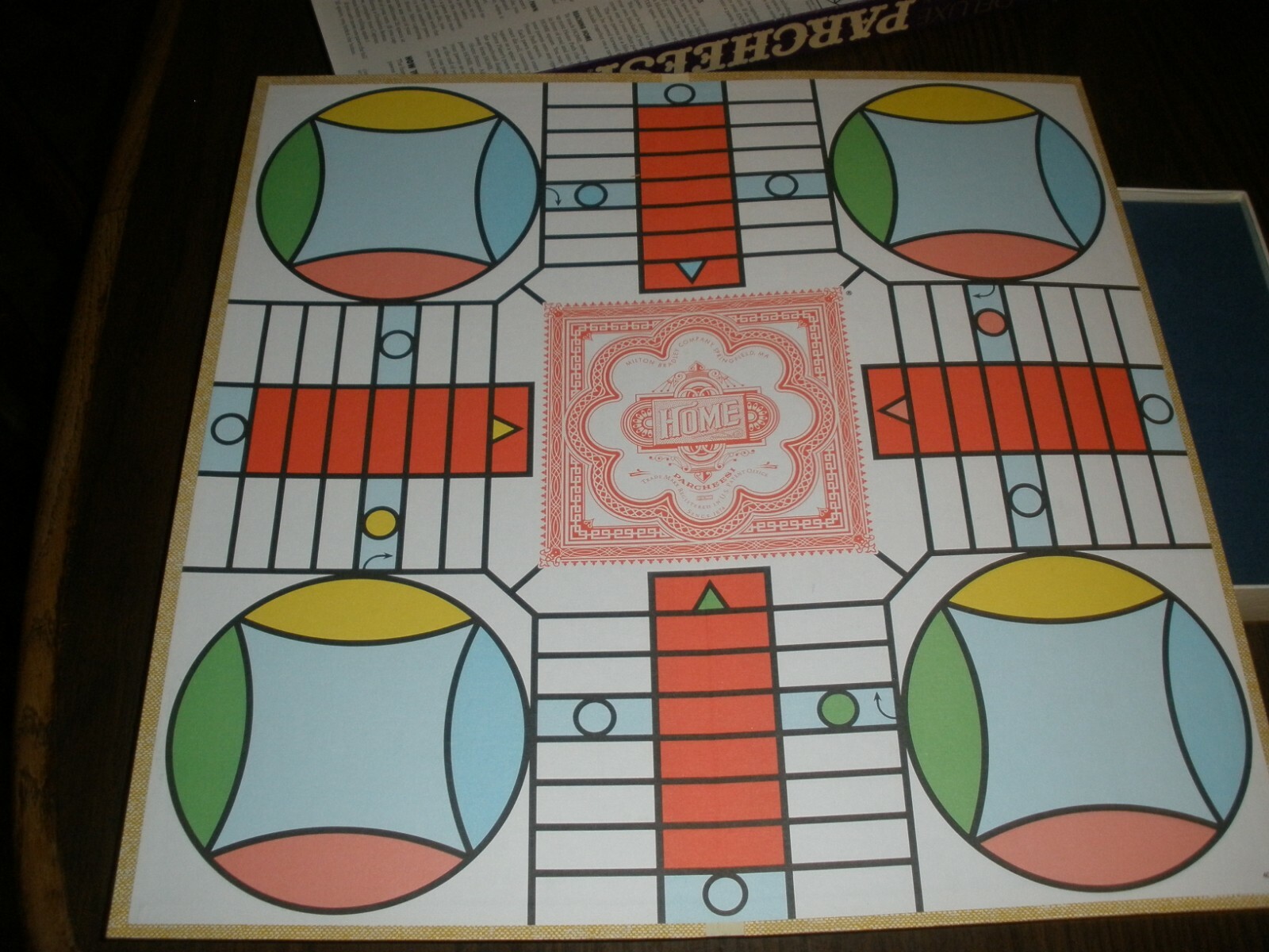 VINTAGE MILTON BRADLEY DELUXE PARCHEESI 1989 COMPLETE