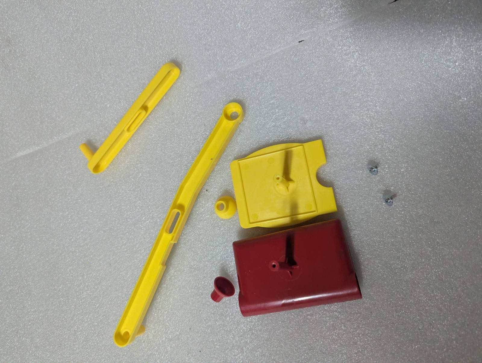 PART: Tilt Platform Arm Red Yellow TOMY Screwball Scramble Marble Run 2022 Game
