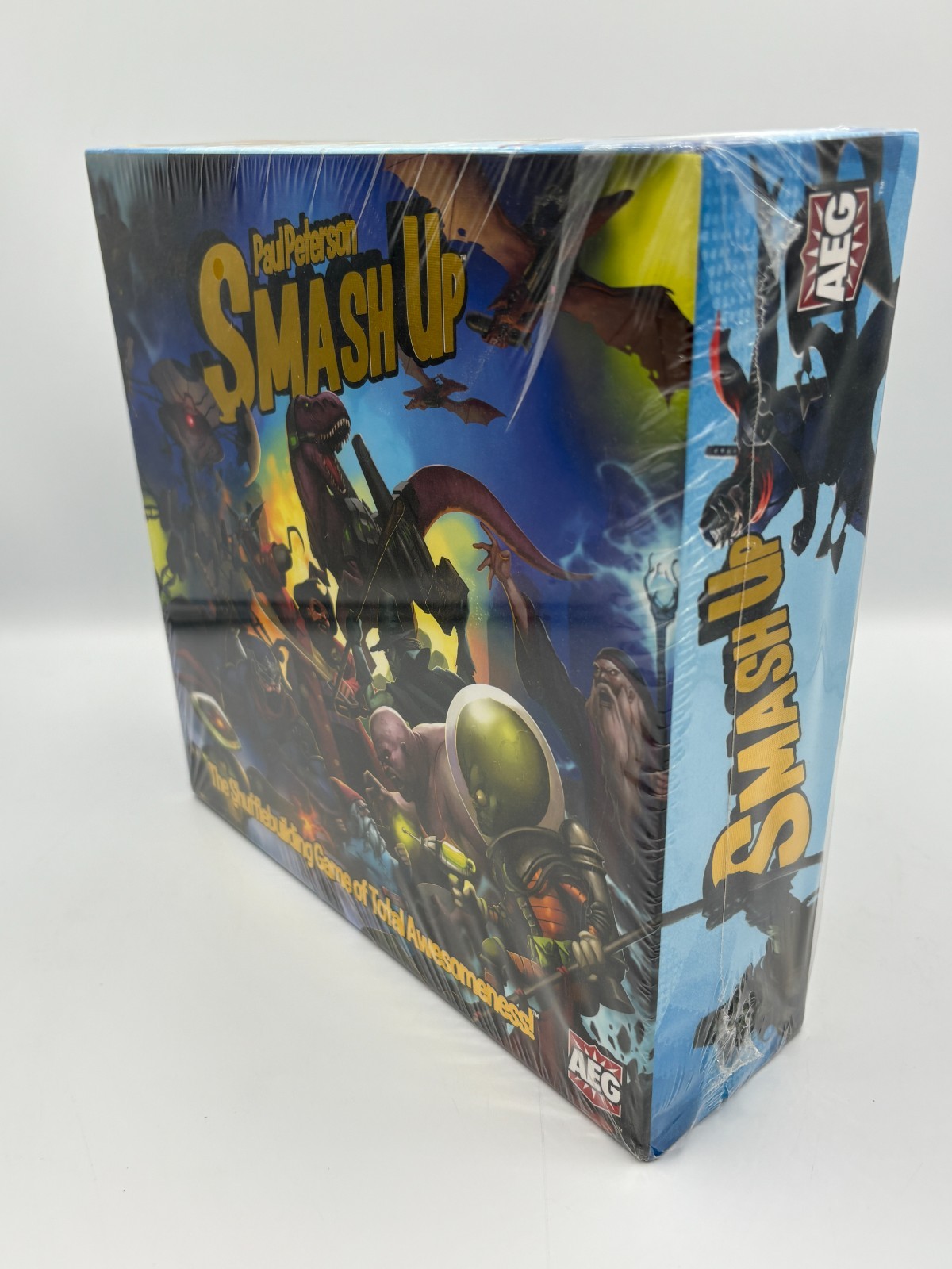 NEW SEALED Limited Edition Gold Foil SMASH UP Card Board Game