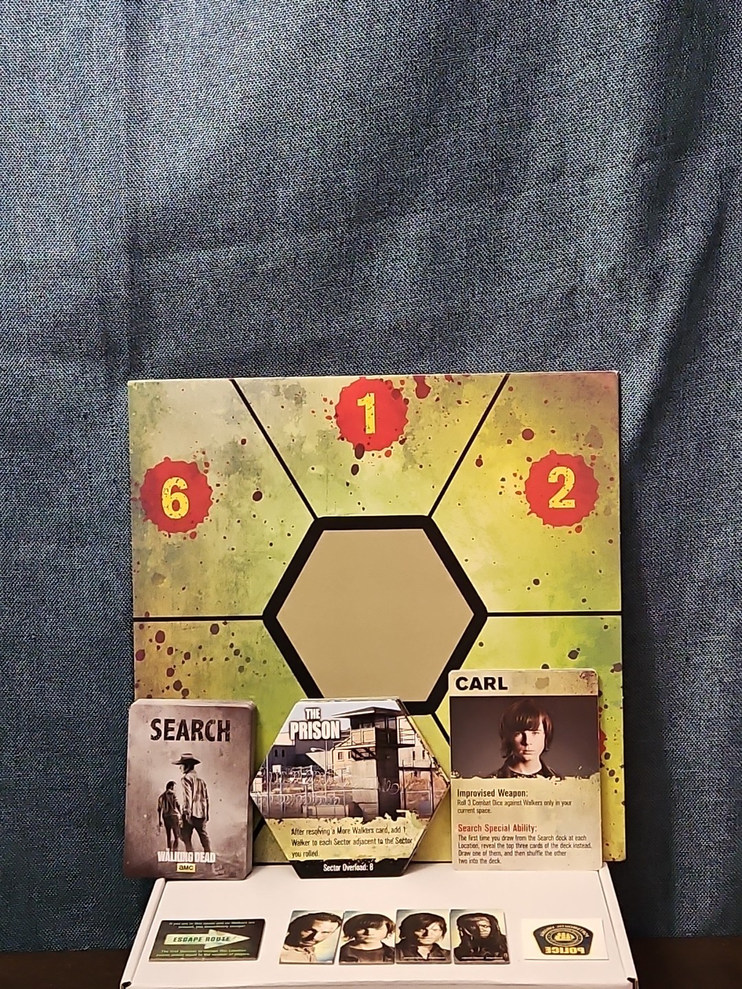 The Walking Dead: Don’t Look Back Dice Game | AMC Cryptozoic | Rick Daryl