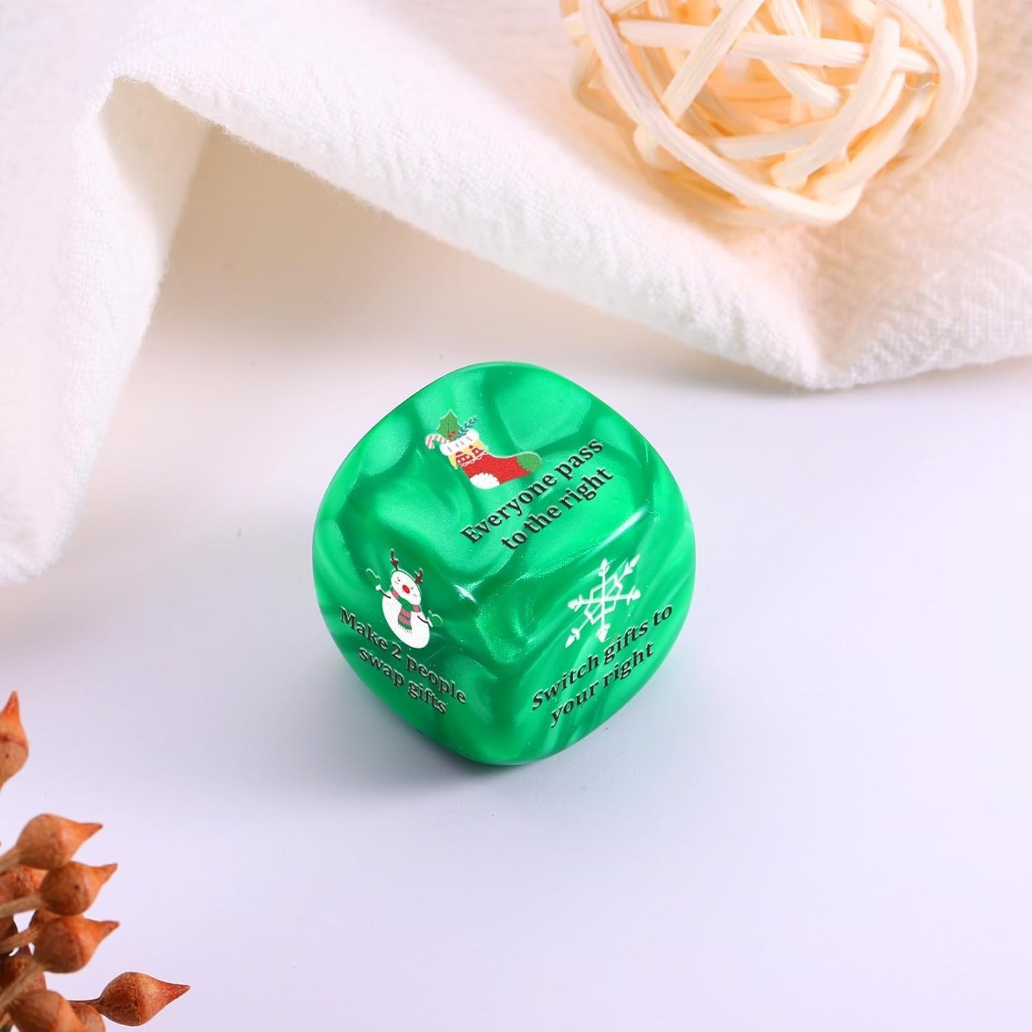 Santa Swap Gift Exchange Dice Christmas Party Games Gift for Families Exchang…