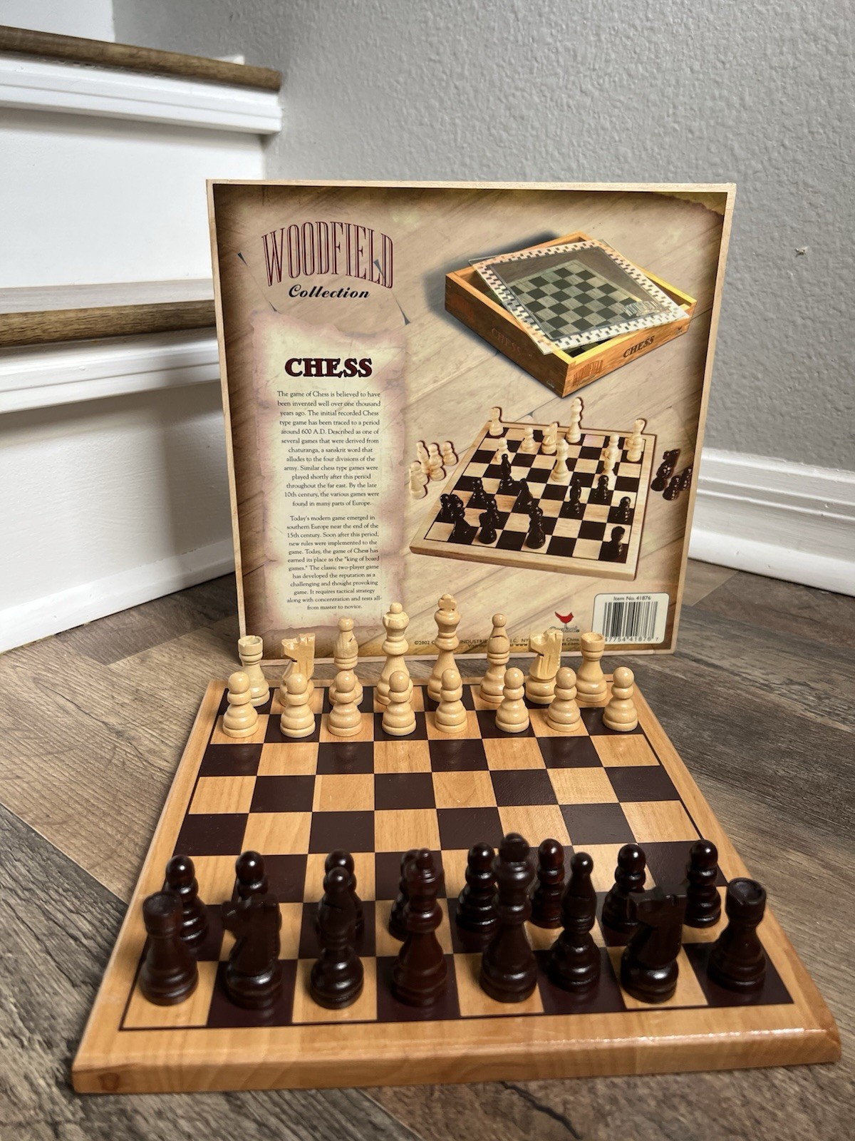 2002 VTG Cardinal Woodfield Collection Wood Chessboard Set & Container